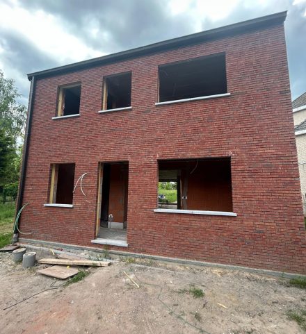 Woning in opbouwfase na sloop van de oude constructie, die in 2026 onder het verlaagde btw-tarief van 6 % kan vallen